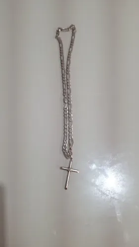Vendo uma prata bonita com pingente barato