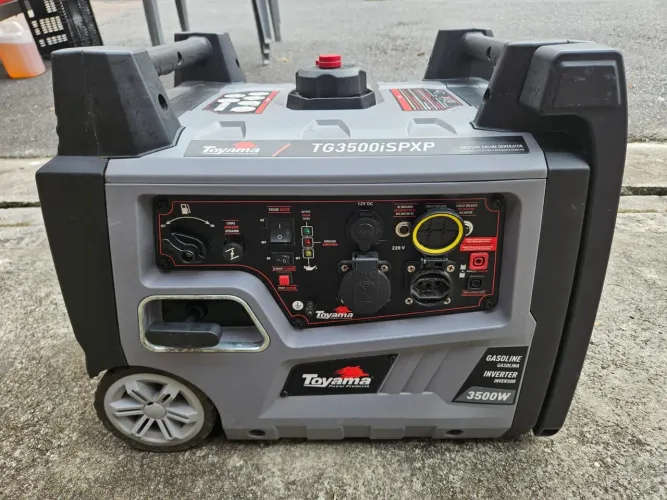 Vende-se Gerador Toyama
