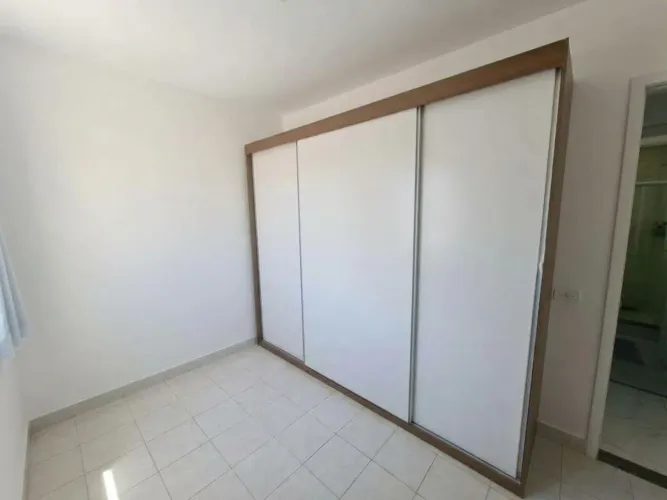 Guarda-Roupa Casal 1 ano de uso. De alta qualidade