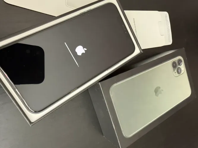 iPhone 11 Pro Max Midnight Green 64GB - Impecável + Caixa e Acessórios Originais