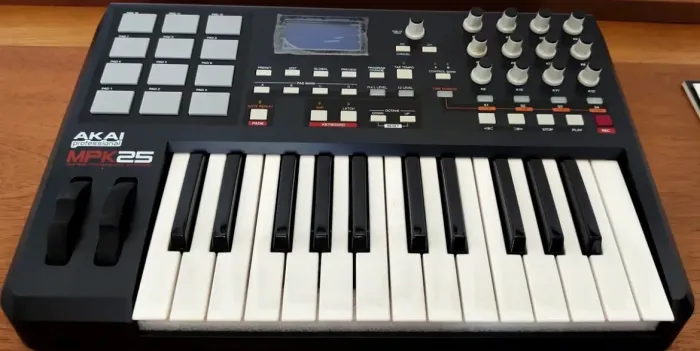 Controlador AKAI MPK 25