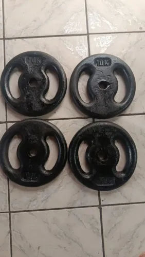 Quatro anilhas de 10 kilos