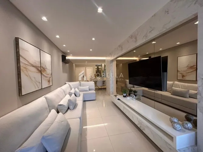 Apartamento com 03 suítes localizado no bairro Campinas - São José/SC