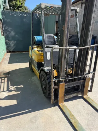 Empilhadeira Yale 2500 kg 