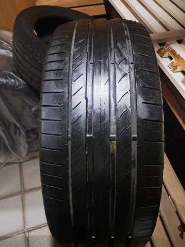 Par de Pneus Continental 255/45 R20
