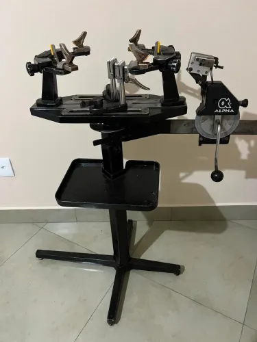 Máquina de encordoar raquetes