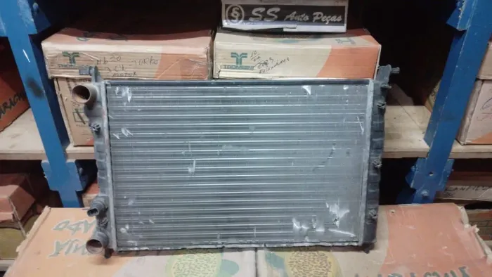 Radiador original Uno 1.5 c/ ar.