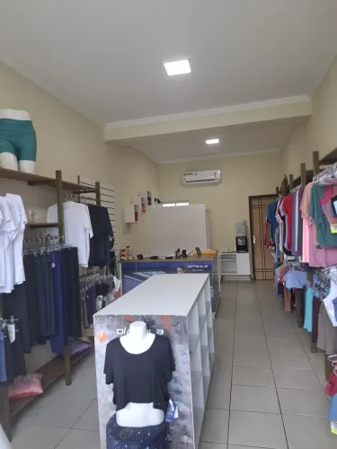 Aluga-se excelente ponto comercial, ótima localização,
