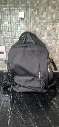 Mochila preta nova