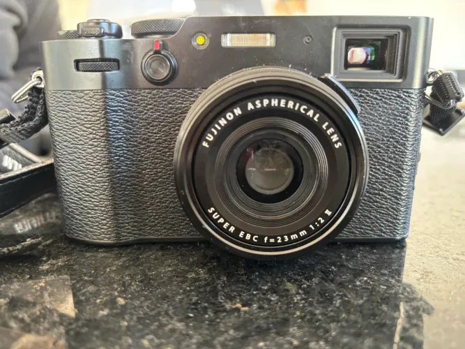 Fuji x100v - semi-nova- único dono -excelente 