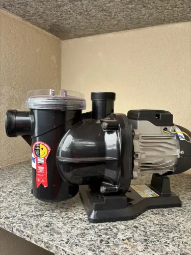 Bomba para Piscina Veico Pro by Fluidra 0,75 CV (1 HP pico) - Excelente estado