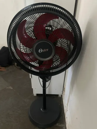 Ventilador com pouco meses de uso, único defeito É que tem que trocar o capacitor