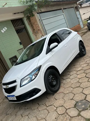 Chevrolet Onix Hatch LT 1.4 8V Flex Power Mec. 4P 2015