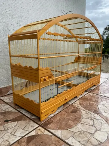 Gaiola grande para pássaros
