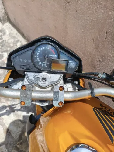 Cb300r 2011 pra pessoas exigentes, sem detalhes. Moto muito boa e conservada motor calado