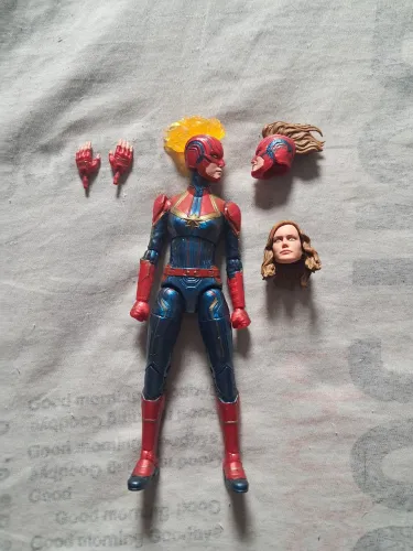 Capitã Marvel - Marvel Legends 