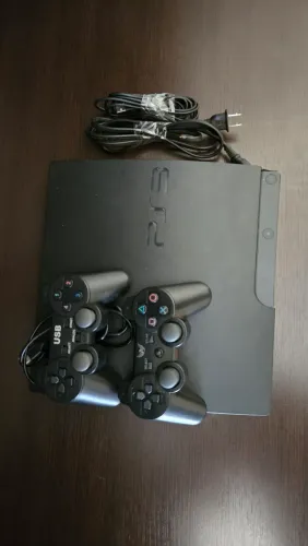 PS3 Slim Desbloqueado +2 controles Completo com jogos e lojas para baixar mais jogos!