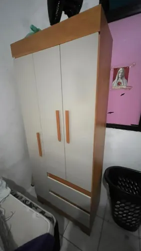 Vendo guarda roupa.