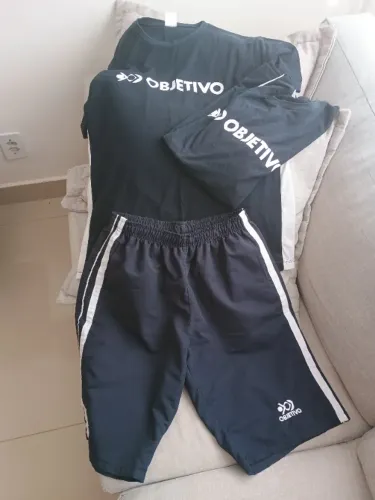 Uniforme Colégio Objetivo jardim botânico. Tam G masculino em bom estado. 61. *