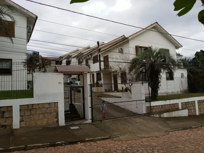 Sobrado - Vendo imóvel Top a 400metros do Lago Tarumã Aceita financiamento bancário