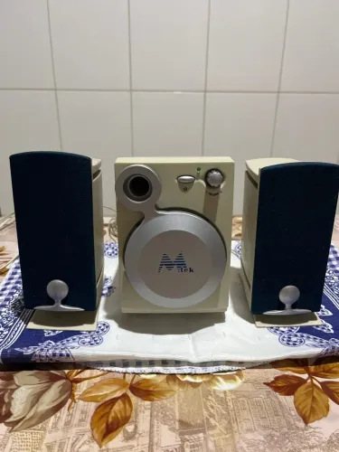 Caixinha de som retrô MTek