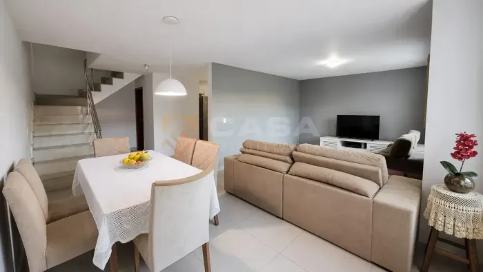 Casa duplex com 3 quartos, 1 suíte, 2 vagas  3 QUARTOS C/ SUÍTE em Morada de Laranjeiras