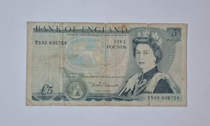 Cedulas da Grã bretanha 5 pounds Rainha Elizabeth