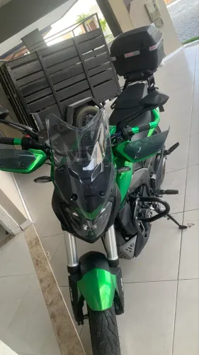 Moto Dominar 400 esporte