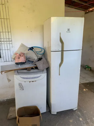 Vendo geladeira e máquina de lavar