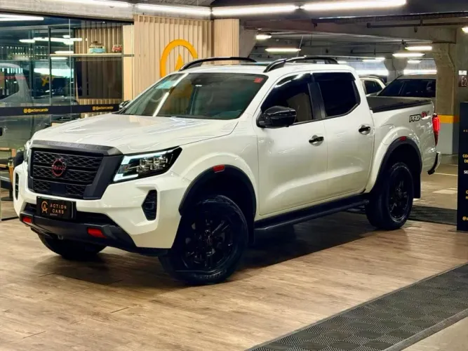 Nissan Frontier Pro4x CD 4X4 2.3 Bi-TB Die. AUT 2025