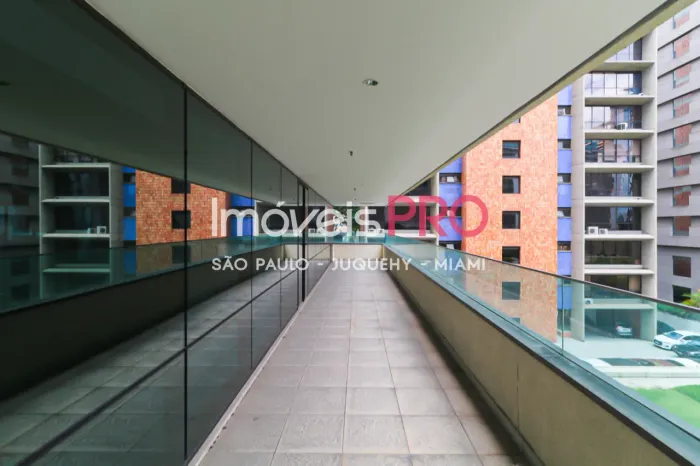 Meia laje corporativa na Vila Olímpia | Mais de 700 m²