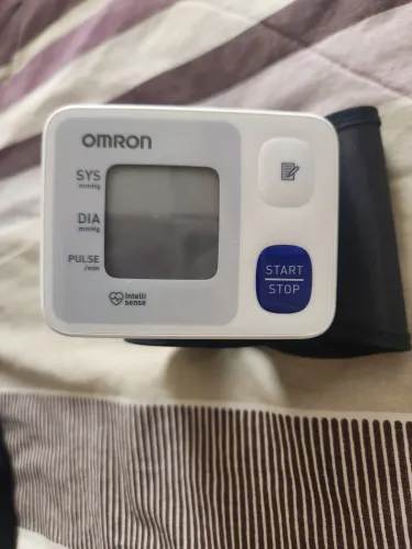 Aparelho medidor de pressão Omron