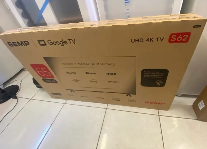 Tv Smart 65 polegadas Semp Toshiba na caixa 