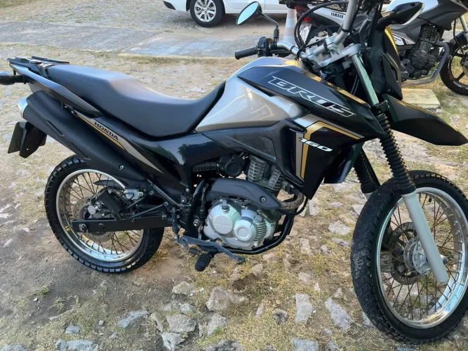 Bros nxr160 extra extra menos de 20.000 mil km rodado, valor de 23,500 valor negociável