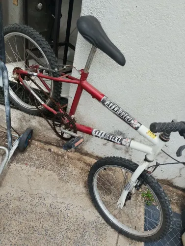 Bicicleta aro 20 ótimo estado 