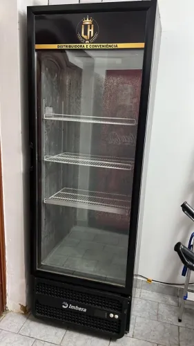 Vendo cervejeira conservada