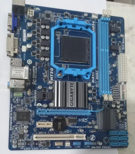 Placa mae Gigabyte GA-78LMT SP2 func.100% Sem espelho