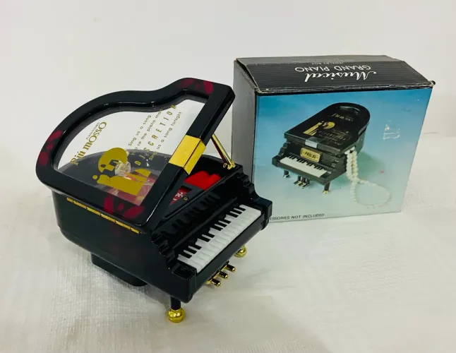Antigo Porta Jóias Musical Piano Piu Mosso Anos 70/80 Com Caixa, funcionando