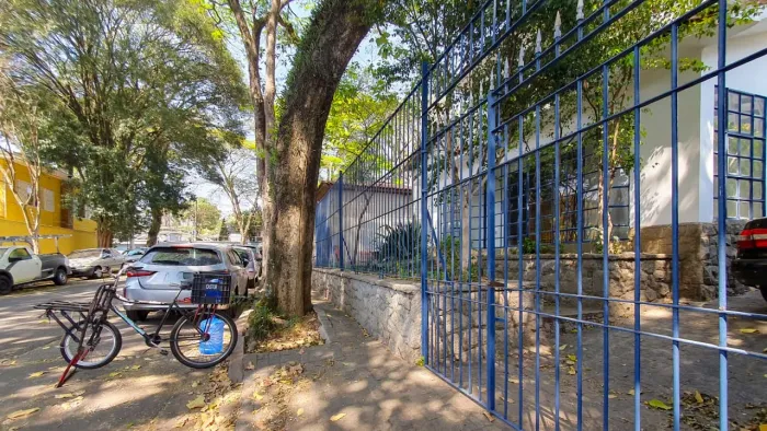 Casa comercial na Rua Nundiaú, 108 300 m²