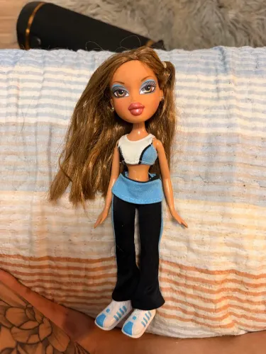 BONECA Bratz Yasmin sportz 