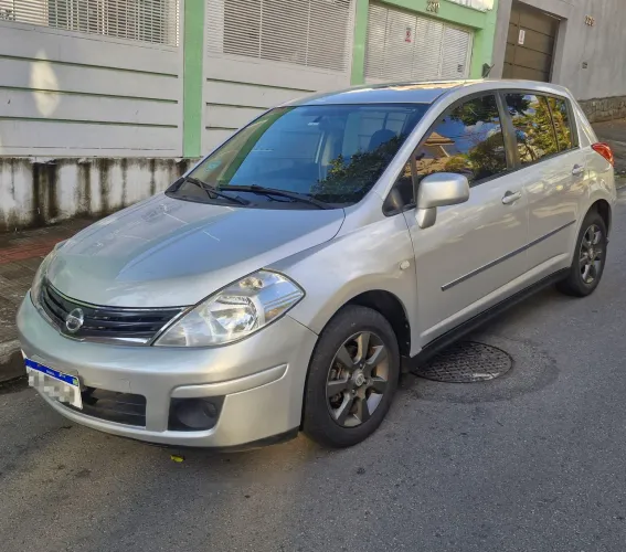 Nissan Tiida S 1.8/1.8 Flex 16V Mec. 2011