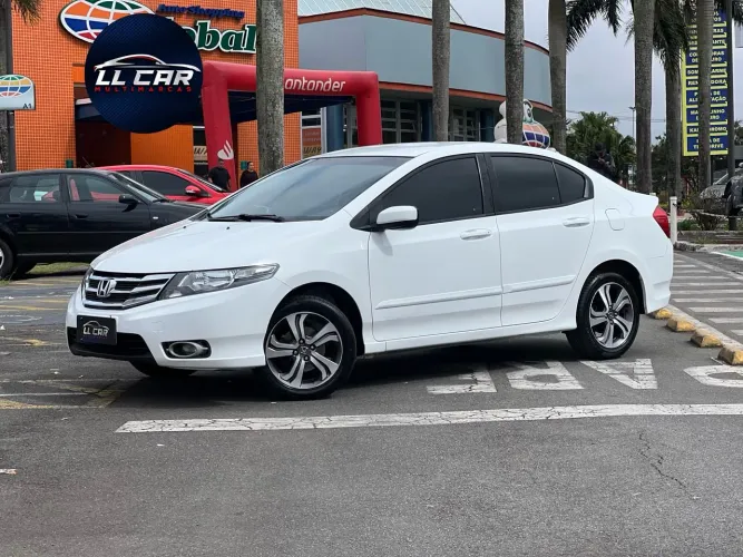 Honda City Sedan LX 1.5 Flex 16V 4P Aut. 2013