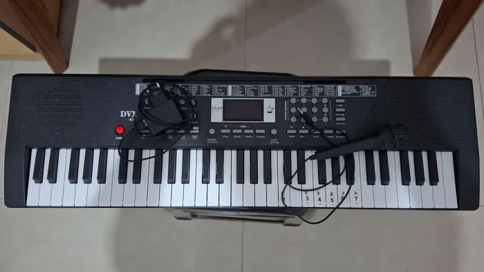Teclado DVC 611 - 61 teclas