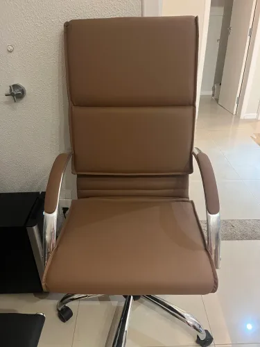 Cadeira semi nova