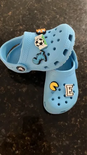 Sandália crocs original pouco usada 