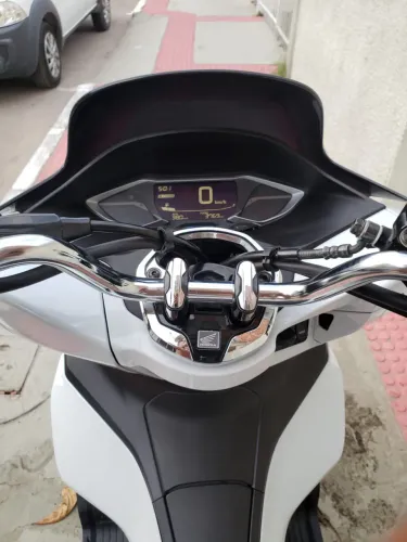 Moto Pcx 2025 impecável