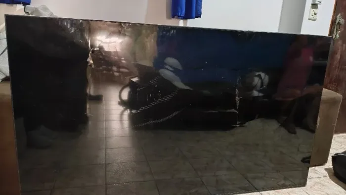 Tv 75" para retirar peças
