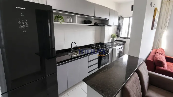 Apartamento com 2 dormitórios à venda, 45 m² por R$ 170.000,00 - Planalto Ayrton Senna - F