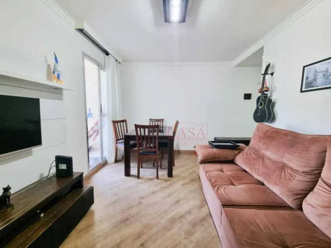 Apartamento a venda em Itaquera com2 dormitórios e sacada e 1 vaga de garagem fixa.
