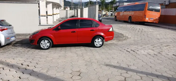 Ford Fiesta Sedan 1.0 8V Flex 4P 2012